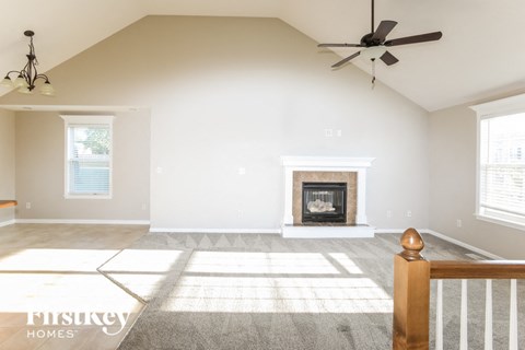 11724 N Farley Avenue 3 Beds Apartment for Rent