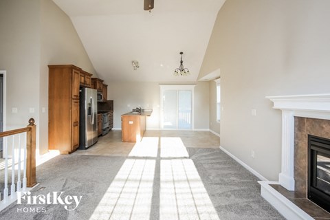 11724 N Farley Avenue 3 Beds Apartment for Rent
