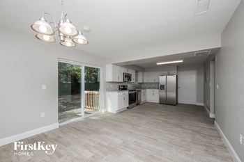 338 CARPENTER ROAD 3 Beds House for Rent - Photo Gallery 4