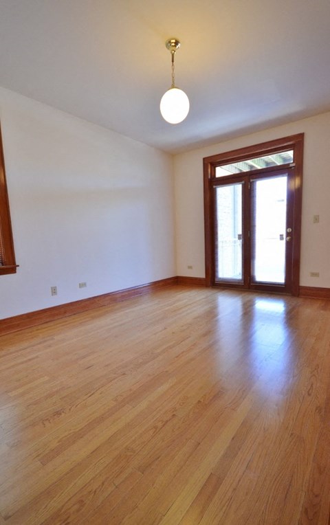 706 W Wellington Ave Studio-4 Beds Apartment for Rent - Photo Gallery 3