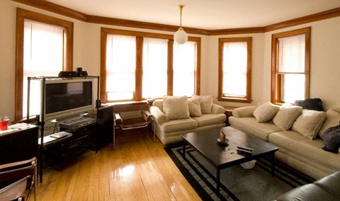 706 W Wellington Ave Studio-4 Beds Apartment for Rent - Photo Gallery 4