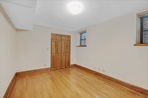 925 W Newport Ave Studio-4 Beds Apartment for Rent - Photo Gallery 5