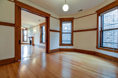 925 W Newport Ave Studio-4 Beds Apartment for Rent - Photo Gallery 4