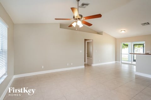 2031 NE 9Th Place 3 Beds Apartment for Rent