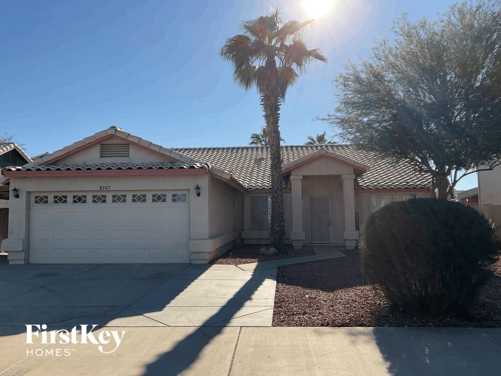 8507 W PALM Lane 4 Beds House for Rent - Photo Gallery 1