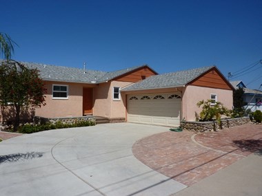 134 Las Flores Street 3 Beds Apartment for Rent
