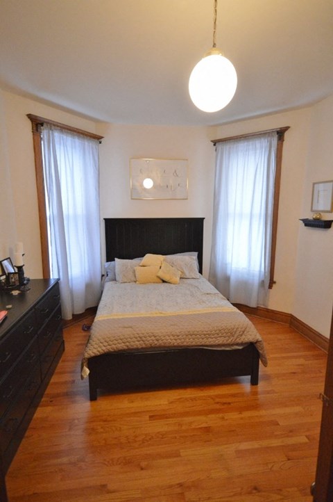 1415-1417 W Belle Plaine Ave Studio-5 Beds Apartment for Rent - Photo Gallery 7