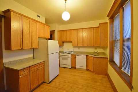 1415-1417 W Belle Plaine Ave Studio-5 Beds Apartment for Rent - Photo Gallery 5