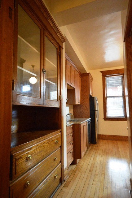 1415-1417 W Belle Plaine Ave Studio-5 Beds Apartment for Rent - Photo Gallery 4