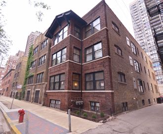 3153 N Hudson Ave Studio-6 Beds Apartment for Rent