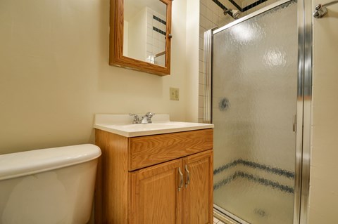 3722-3724 N Fremont St Studio-5 Beds Apartment for Rent - Photo Gallery 6