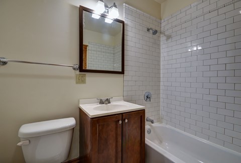 3722-3724 N Fremont St Studio-5 Beds Apartment for Rent - Photo Gallery 2