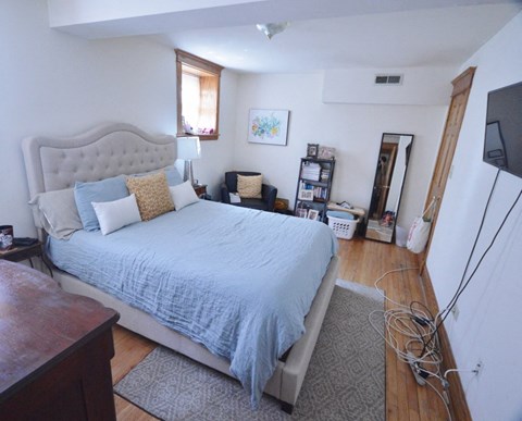 3800-3810 N Greenview Ave Studio-5 Beds Apartment for Rent - Photo Gallery 2