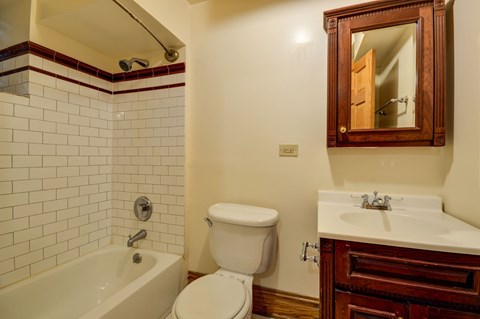 3900-3914 N Greenview Ave Studio-3 Beds Apartment for Rent - Photo Gallery 4