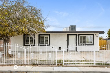 4334 CLOVERDALE AVE 3 Beds House for Rent Photo Gallery 1
