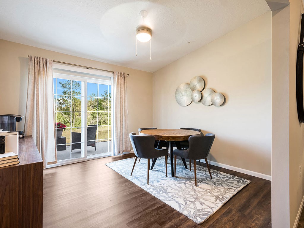 Monroe North Carolina Apartment Rentals Redwood Living Redwood Monroe Den