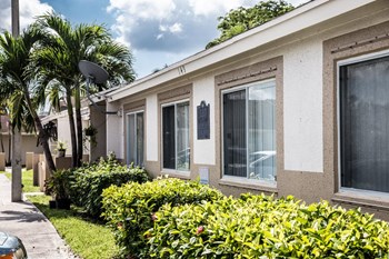 Jubilee Courtyards Exterior - Photo Gallery 3