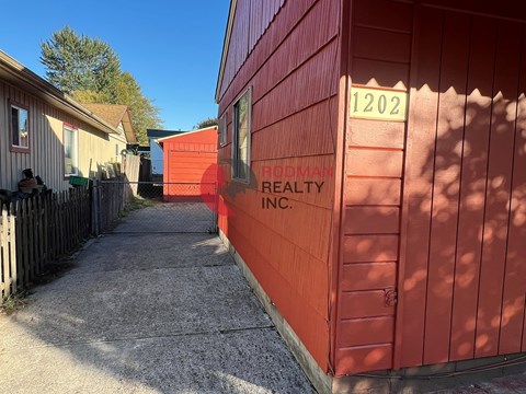 1202 S. 11TH 2 Beds Apartment for Rent