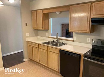 10605 SUNTREE COURT 3 Beds House for Rent - Photo Gallery 3