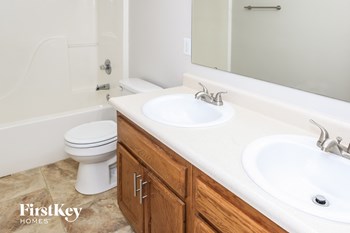 1853 Venona Place 4 Beds House for Rent - Photo Gallery 13