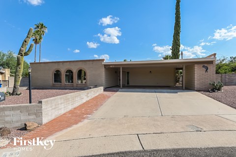 680 N Mann Avenue 4 Beds Apartment for Rent