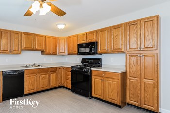 12035 Quality Lane 3 Beds House for Rent - Photo Gallery 6