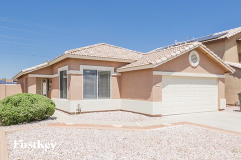 8630 W Shaw Butte Drive 3 Beds Apartment for Rent