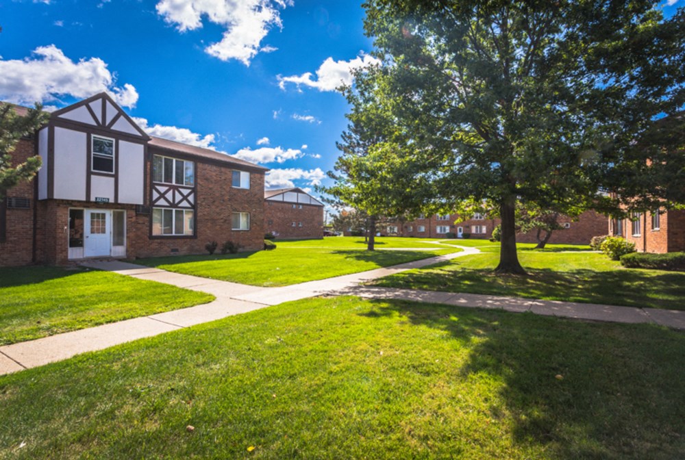 Lexington Village Apartments, 32000 Concord Drive, Madison Heights, MI