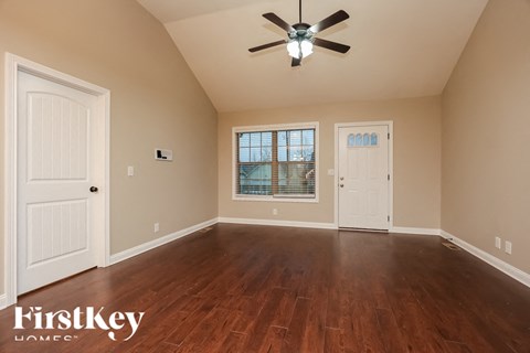 525 Magnolia Drive 3 Beds Apartment for Rent