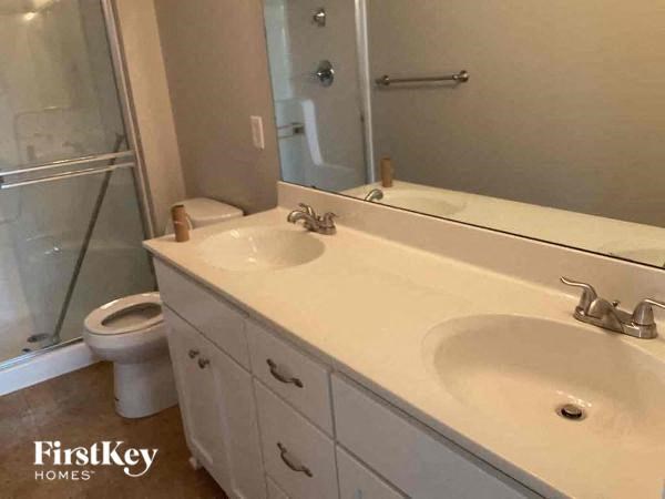 408 NE 192nd Terrace 3 Beds House for Rent - Photo Gallery 9