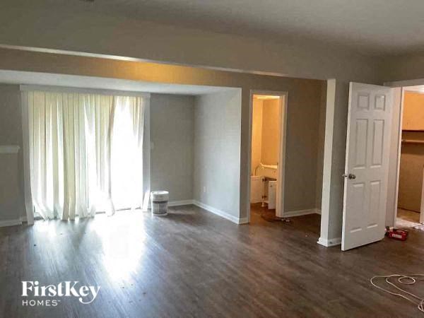 408 NE 192nd Terrace 3 Beds House for Rent - Photo Gallery 3