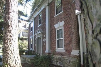 150 West Washington Lane Studio-3 Beds Apartment for Rent