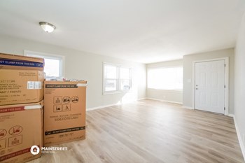 534 E COLLEGE AVE 3 Beds House for Rent - Photo Gallery 4