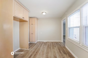 534 E COLLEGE AVE 3 Beds House for Rent - Photo Gallery 5