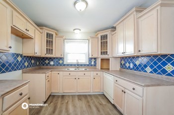 534 E COLLEGE AVE 3 Beds House for Rent - Photo Gallery 6