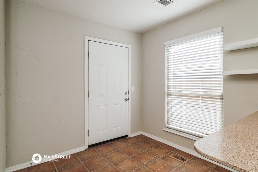 the kitchen of this home is clean and ready to use