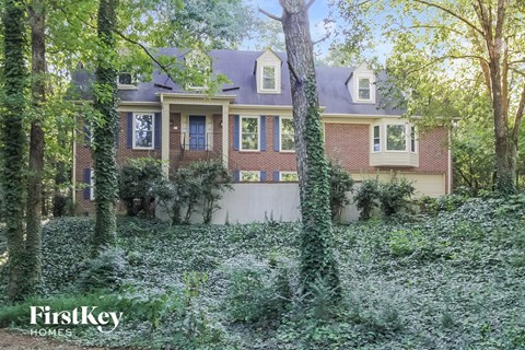 4927 Castlewood Drive SW 5 Beds Apartment for Rent