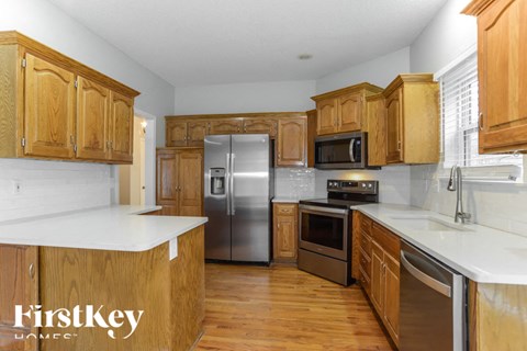 5719 N Ames Avenue 4 Beds Apartment for Rent