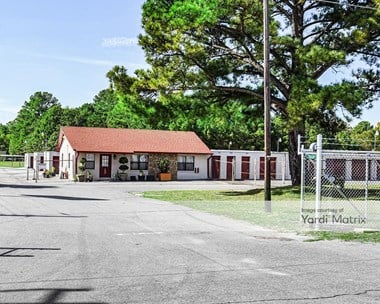 Storage Units for Rent available at 390 Suzanne Street, Fayetteville, NC 28314 - Photo Gallery 1