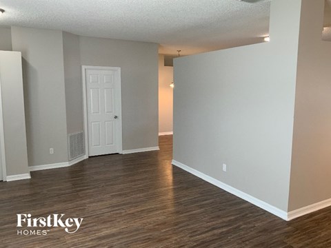 2242 Mantilla Avenue 5 Beds Apartment for Rent