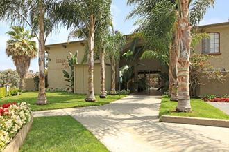 555 Greenbrier Dr. 1-2 Beds Apartment for Rent