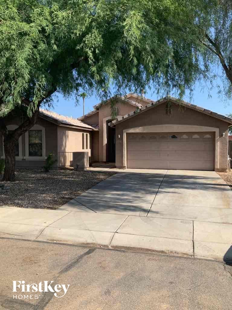 10874 W CHASE Lane 3 Beds House for Rent - Photo Gallery 1