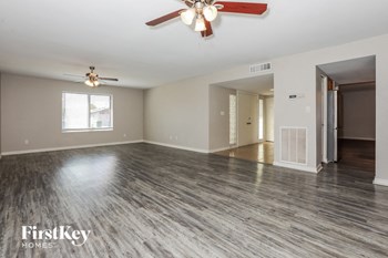 1748 W MONTE Avenue 4 Beds House for Rent - Photo Gallery 2