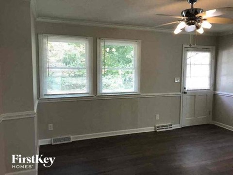 940 Ridgeway Drive 3 Beds Apartment for Rent