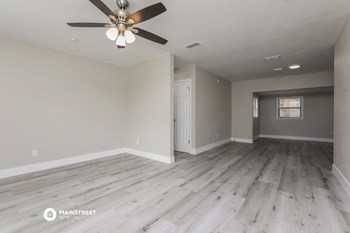 1894 AARON AVE 3 Beds House for Rent - Photo Gallery 4