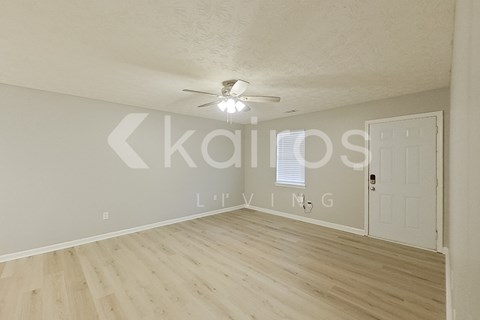 320 Deerpark Dr 3 Beds Apartment for Rent