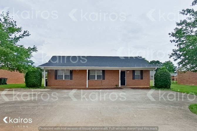 320 Deerpark Dr 3 Beds Apartment for Rent