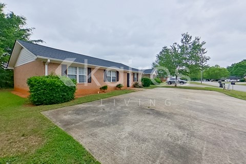 185 Deer Pkwy 3 Beds Apartment for Rent