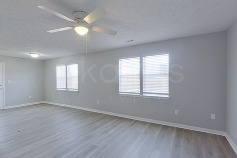 250 Deer Pkwy 3 Beds Apartment for Rent