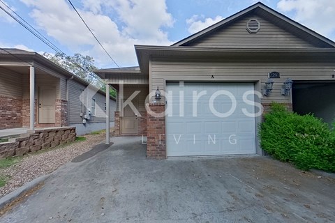 2201 Perry St Unit A 3 Beds Apartment for Rent
